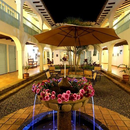 Hotel Aqua Vitae 莱瓦镇 外观 照片