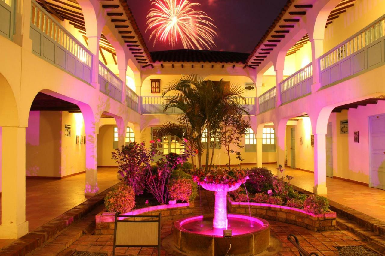Hotel Aqua Vitae 莱瓦镇 外观 照片