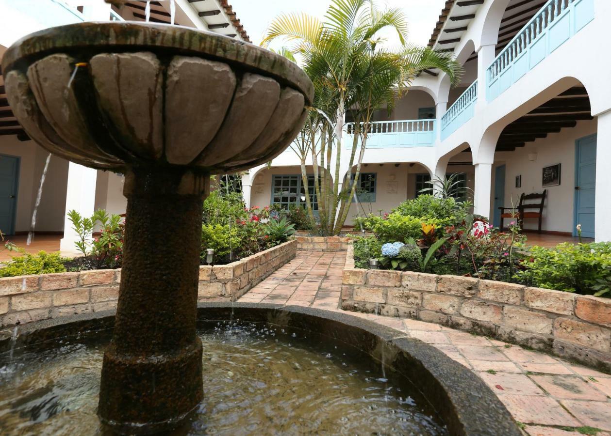 Hotel Aqua Vitae 莱瓦镇 外观 照片