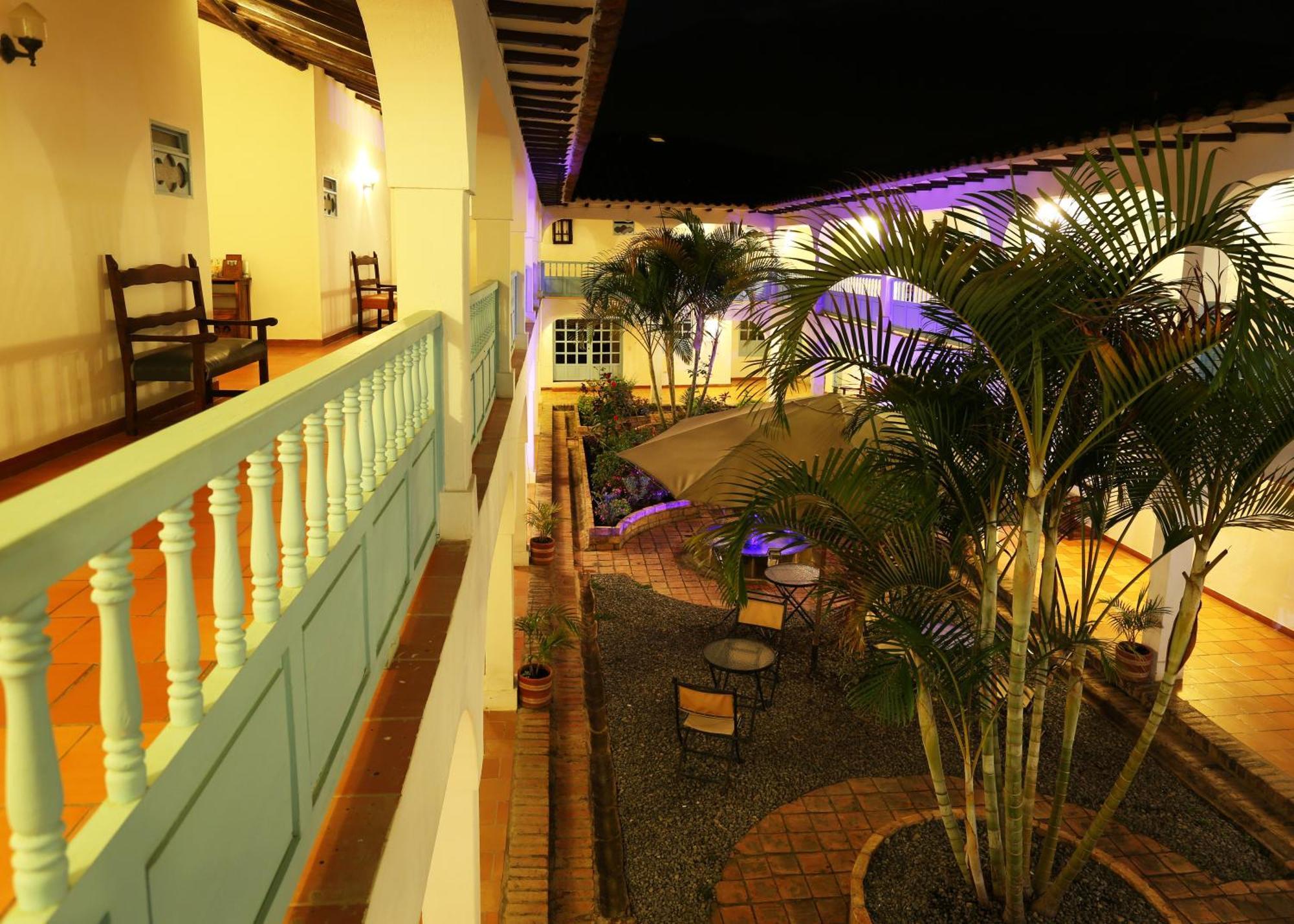 Hotel Aqua Vitae 莱瓦镇 外观 照片