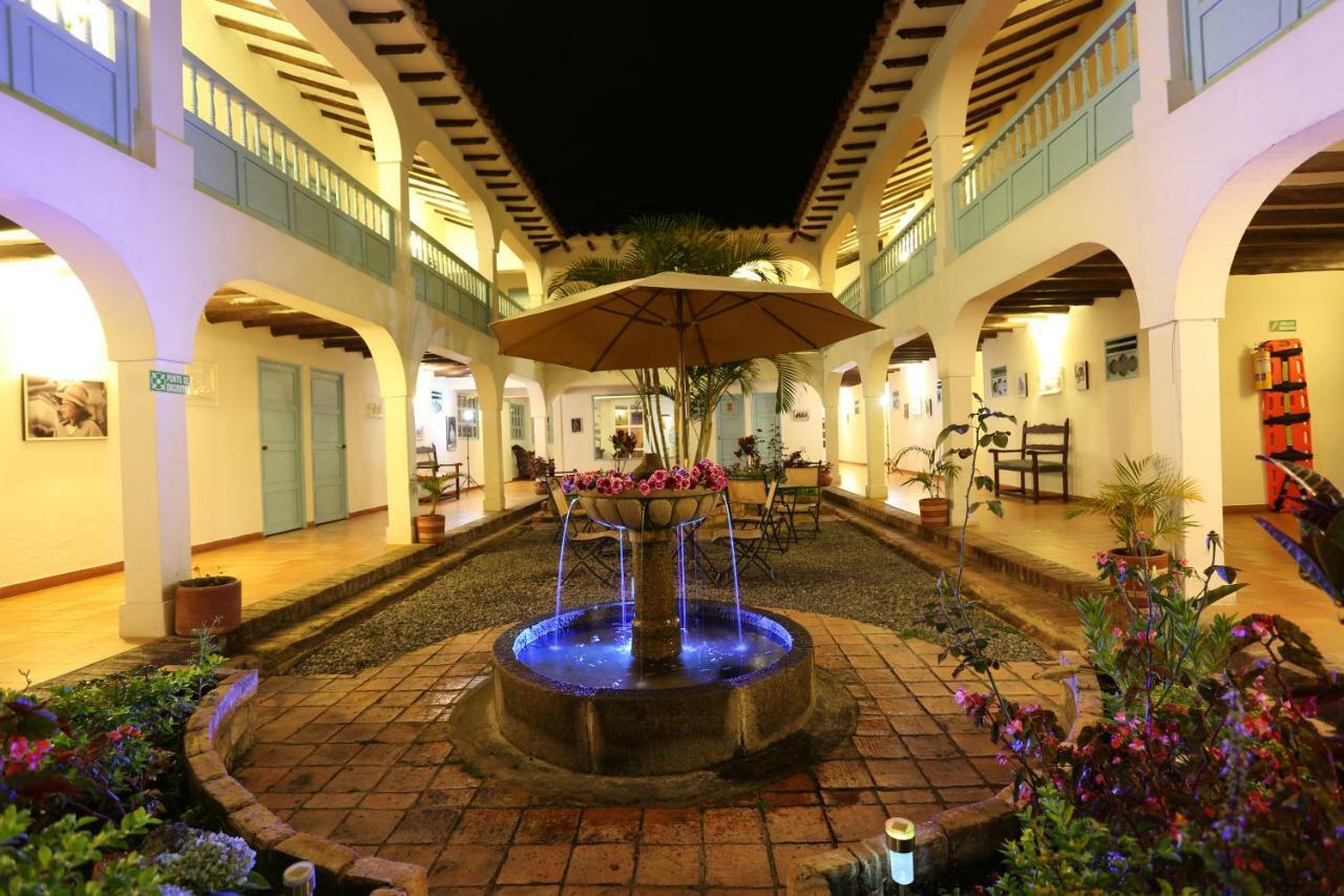 Hotel Aqua Vitae 莱瓦镇 外观 照片