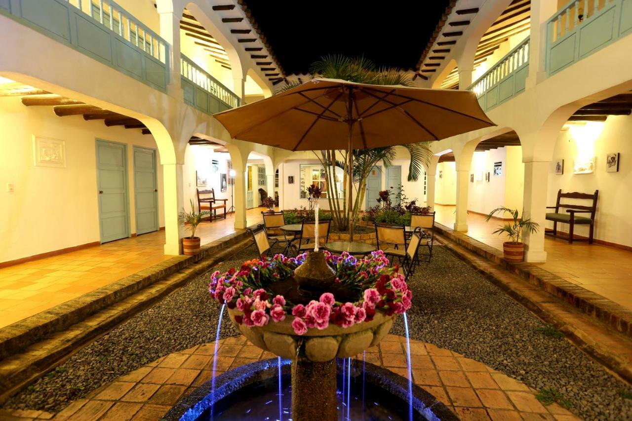 Hotel Aqua Vitae 莱瓦镇 外观 照片